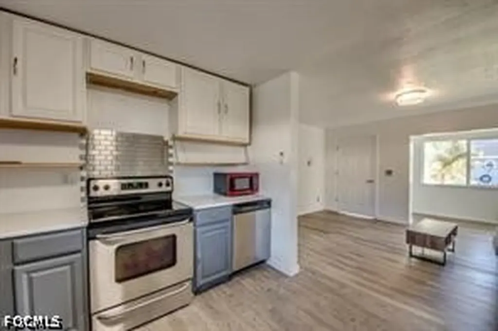 1112 SE 39th Terrace Cape Coral FL 33904