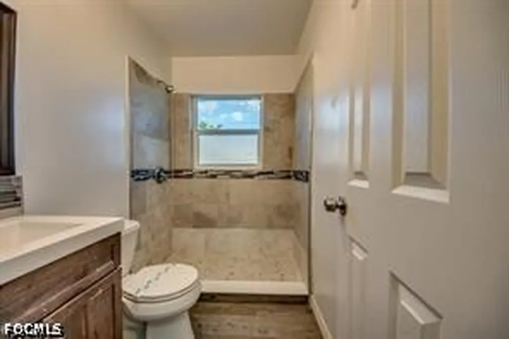 1112 SE 39th Terrace Cape Coral FL 33904