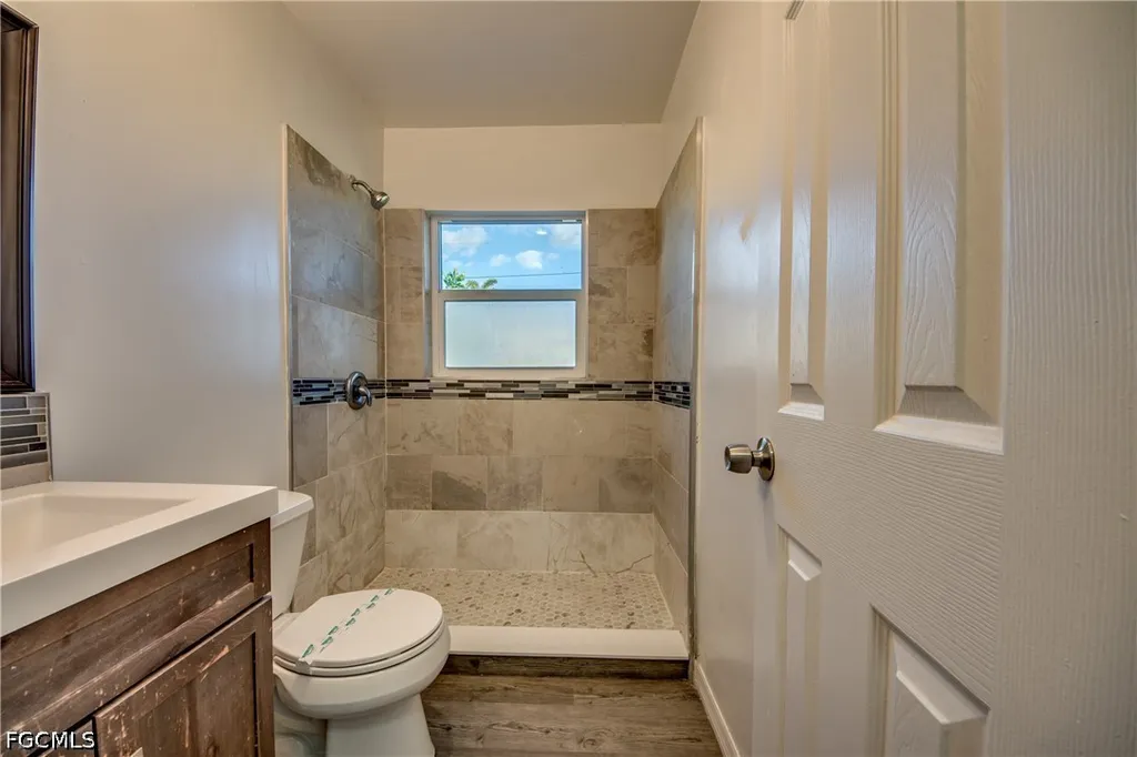 1112 SE 39th Terrace Cape Coral FL 33904