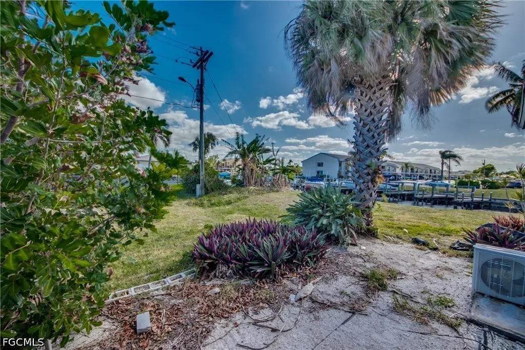 1112 SE 39th Terrace Cape Coral FL 33904
