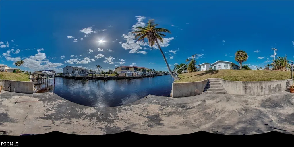 1112 SE 39th Terrace Cape Coral FL 33904