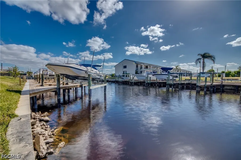 1112 SE 39th Terrace Cape Coral FL 33904
