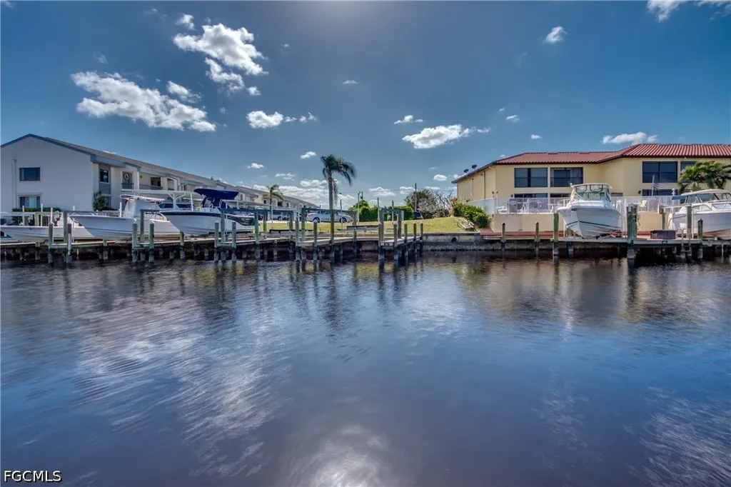 1112 SE 39th Terrace Cape Coral FL 33904