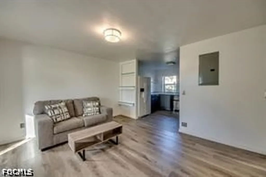 1112 SE 39th Terrace Cape Coral FL 33904