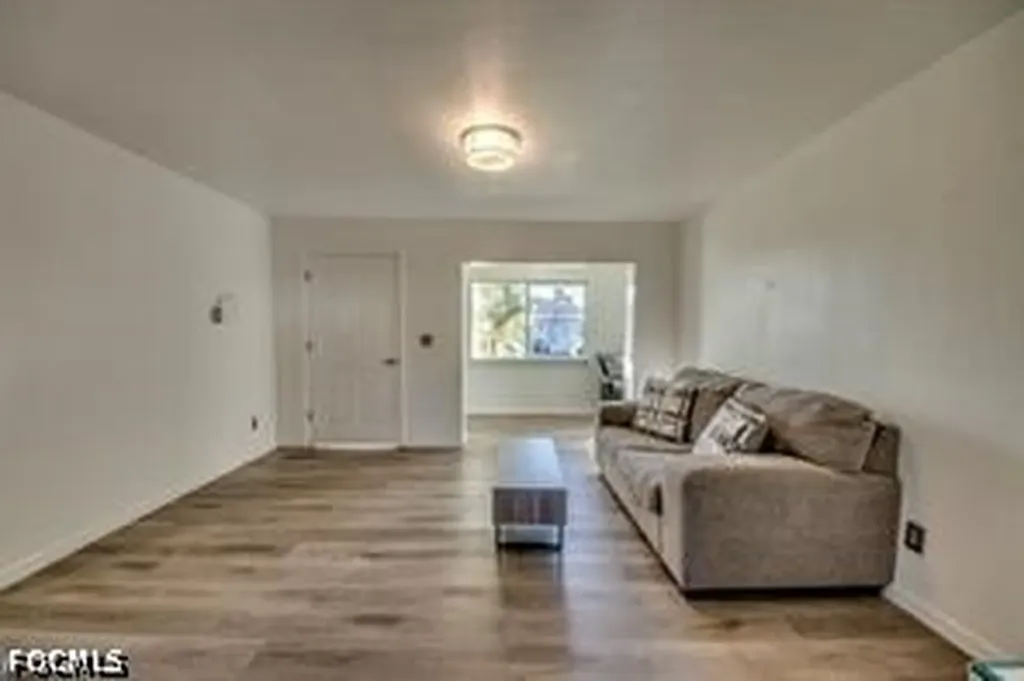 1112 SE 39th Terrace Cape Coral FL 33904
