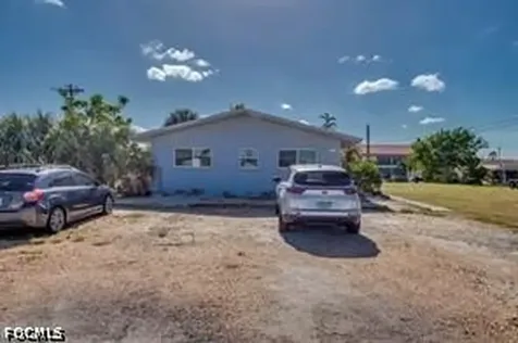 1112 SE 39th Terrace Cape Coral FL 33904