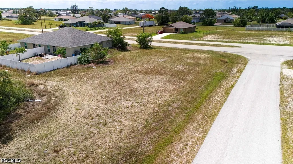 1747 Diplomat Parkway W Cape Coral FL 33993