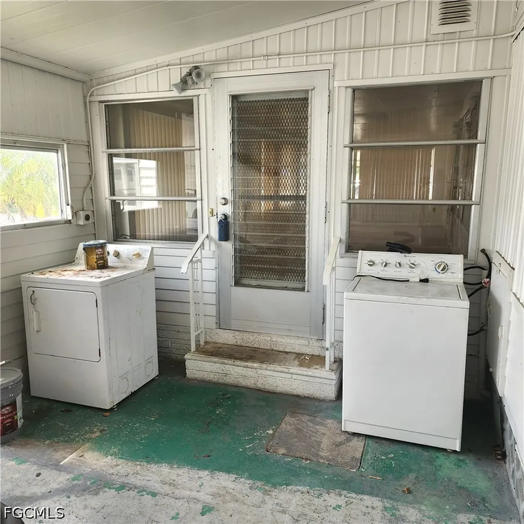136 Amber Avenue North Fort Myers FL 33917