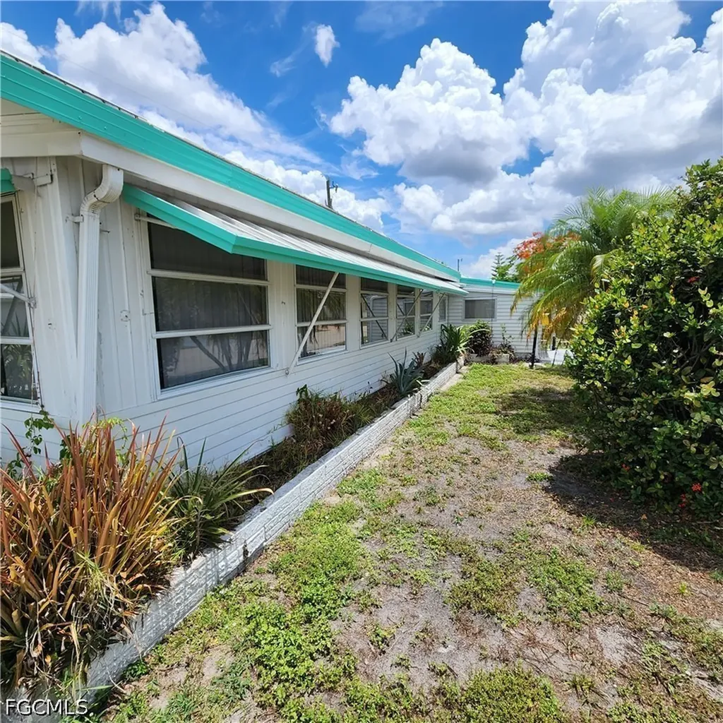 136 Amber Avenue North Fort Myers FL 33917