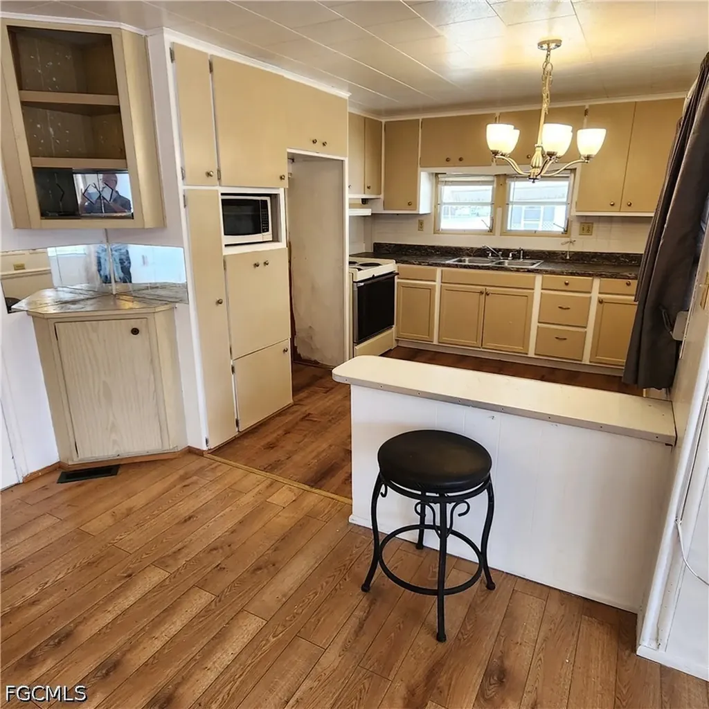 136 Amber Avenue North Fort Myers FL 33917