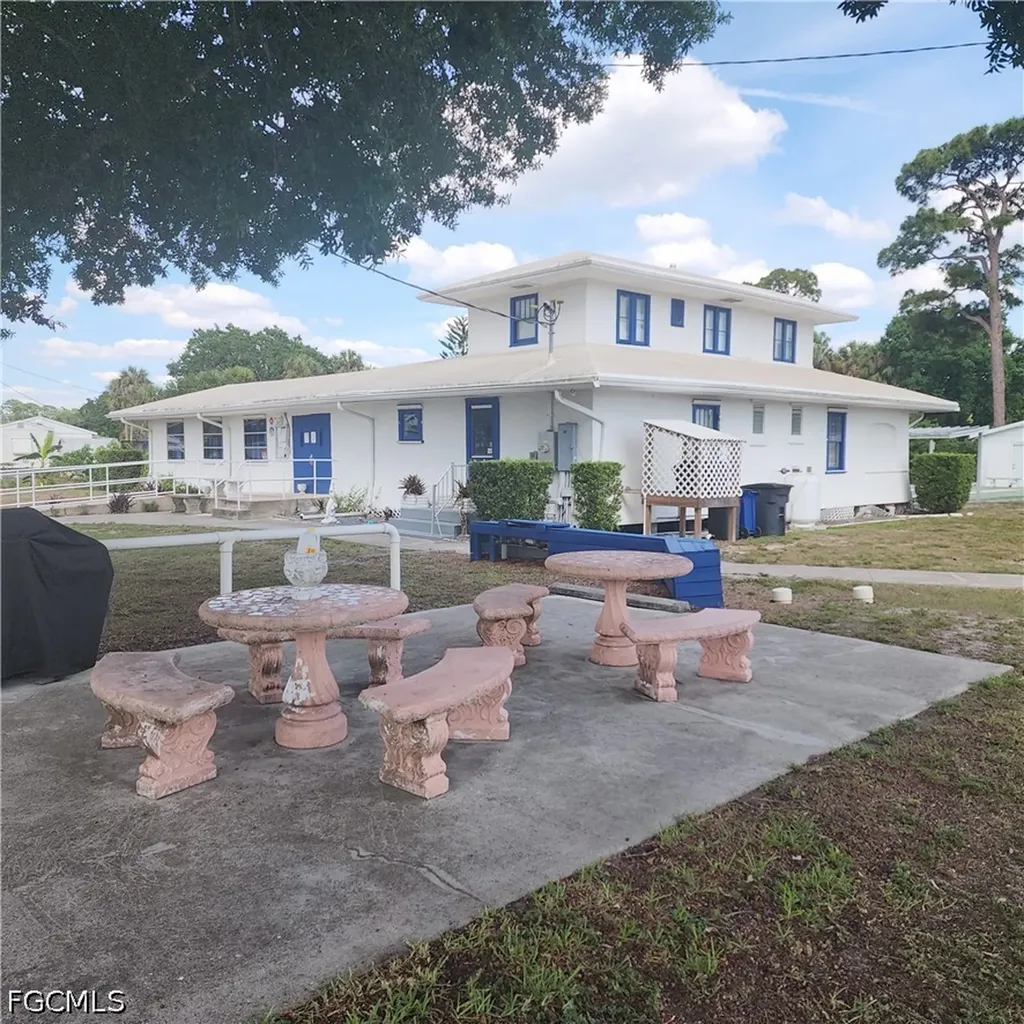 136 Amber Avenue North Fort Myers FL 33917