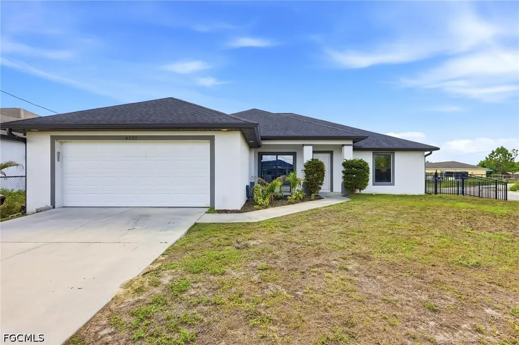 4705 Dora Avenue S Lehigh Acres FL 33976