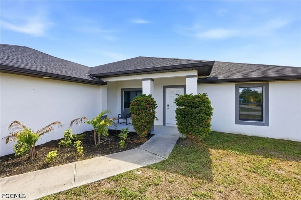 4705 Dora Avenue S Lehigh Acres FL 33976