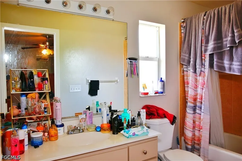 631/633 SE Van Loon Terrace Cape Coral FL 33990
