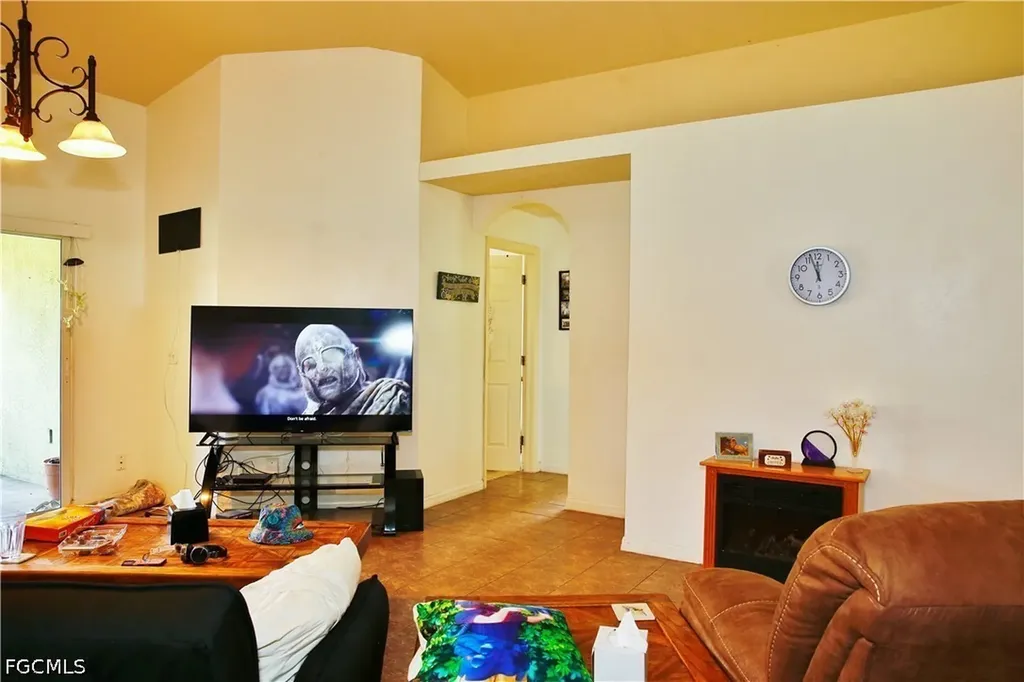 631/633 SE Van Loon Terrace Cape Coral FL 33990