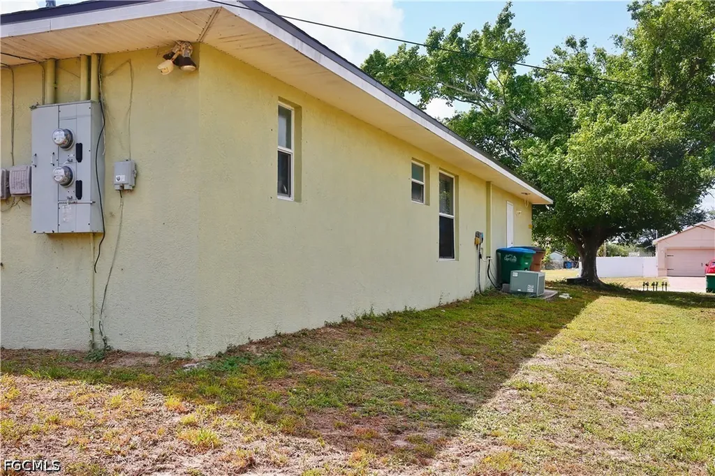 631/633 SE Van Loon Terrace Cape Coral FL 33990