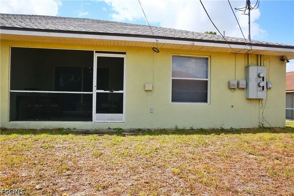 631/633 SE Van Loon Terrace Cape Coral FL 33990