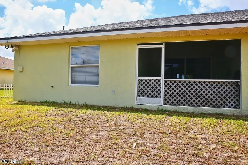 631/633 SE Van Loon Terrace Cape Coral FL 33990