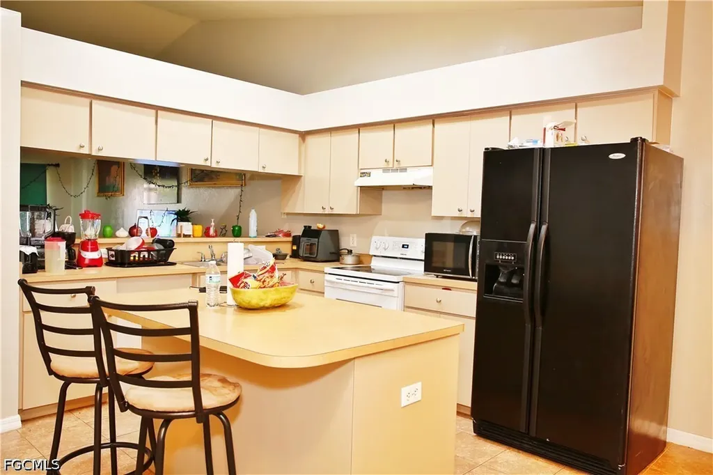 631/633 SE Van Loon Terrace Cape Coral FL 33990