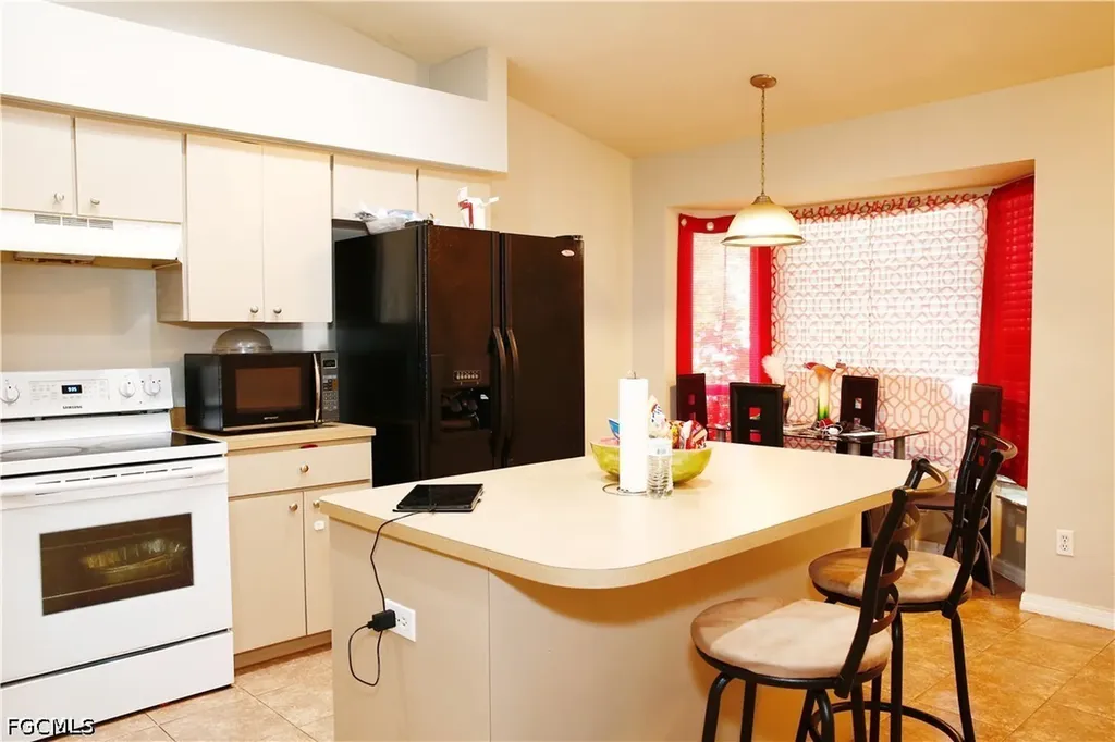 631/633 SE Van Loon Terrace Cape Coral FL 33990