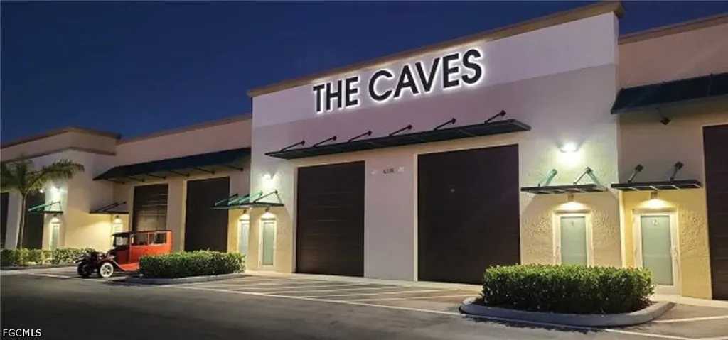 4317 SW 9th Avenue Cape Coral FL 33914