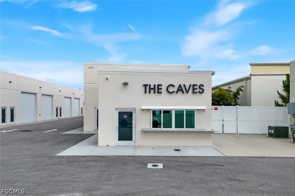 4317 SW 9th Avenue Cape Coral FL 33914
