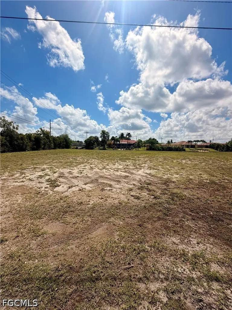7 SE 20th Court Cape Coral FL 33990