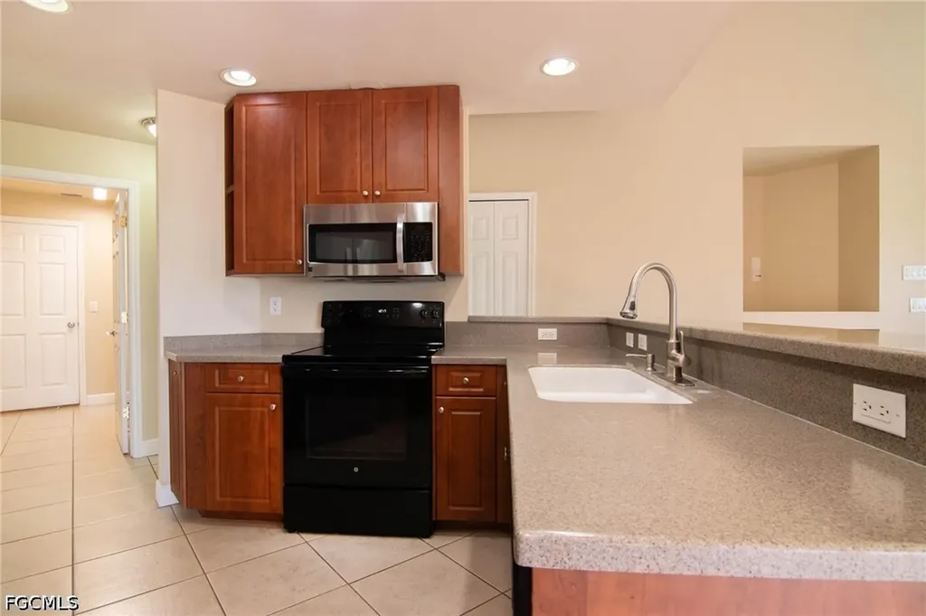 2009 NW 41st Avenue Cape Coral FL 33993