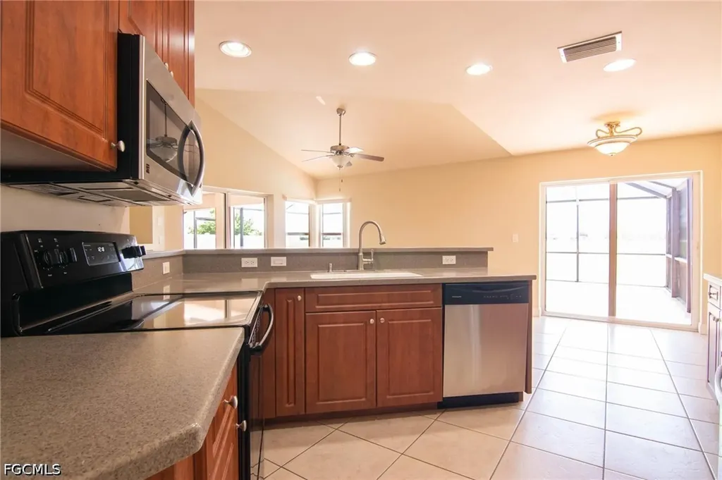 2009 NW 41st Avenue Cape Coral FL 33993