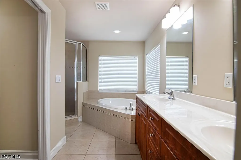 2009 NW 41st Avenue Cape Coral FL 33993