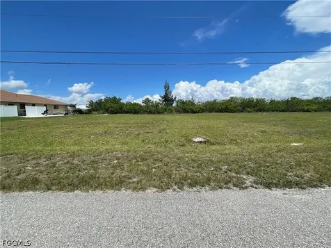 825 NW 33rd Place Cape Coral FL 33993