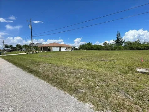 825 NW 33rd Place Cape Coral FL 33993