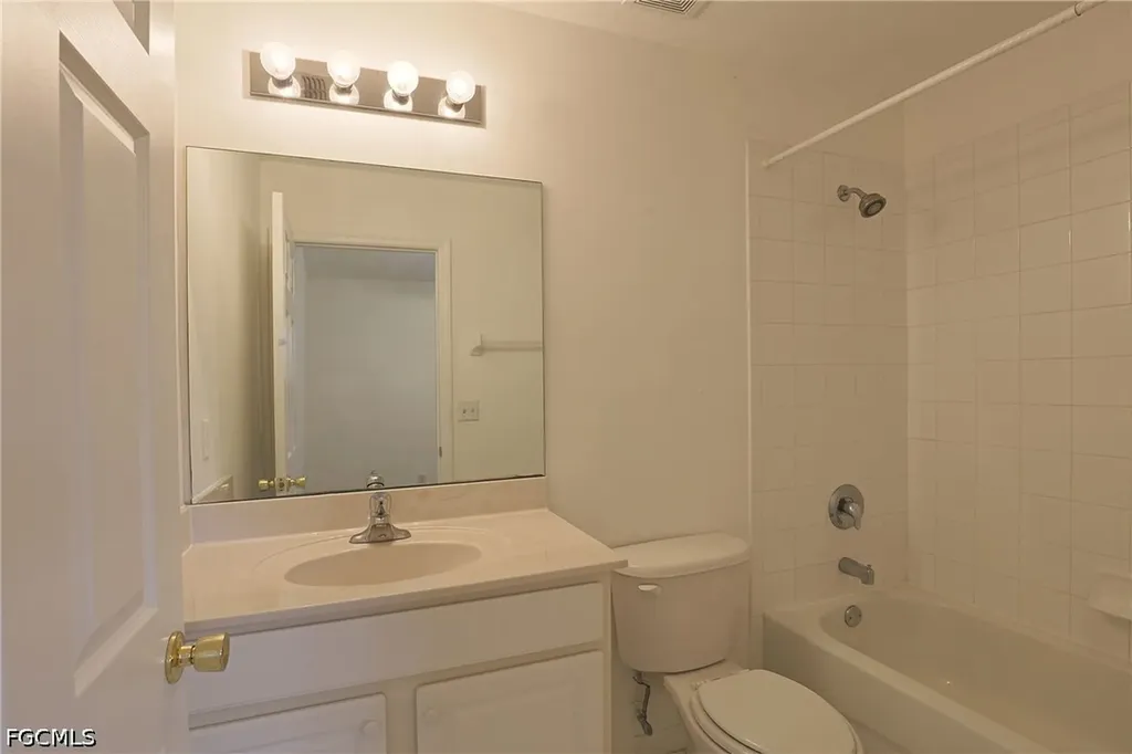 8205 Pacific Beach Drive Fort Myers FL 33966