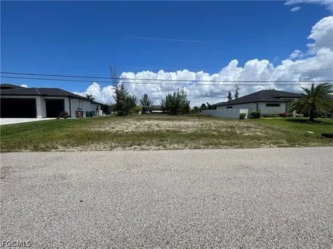 2111 SW 17th Place Cape Coral FL 33991