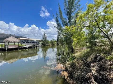 2111 SW 17th Place Cape Coral FL 33991