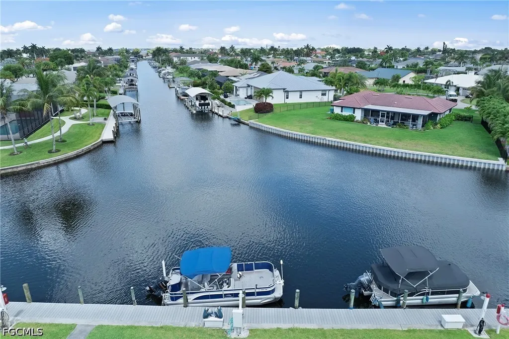 Fort Myers FL, 4309 Mariner Way, Unit 304