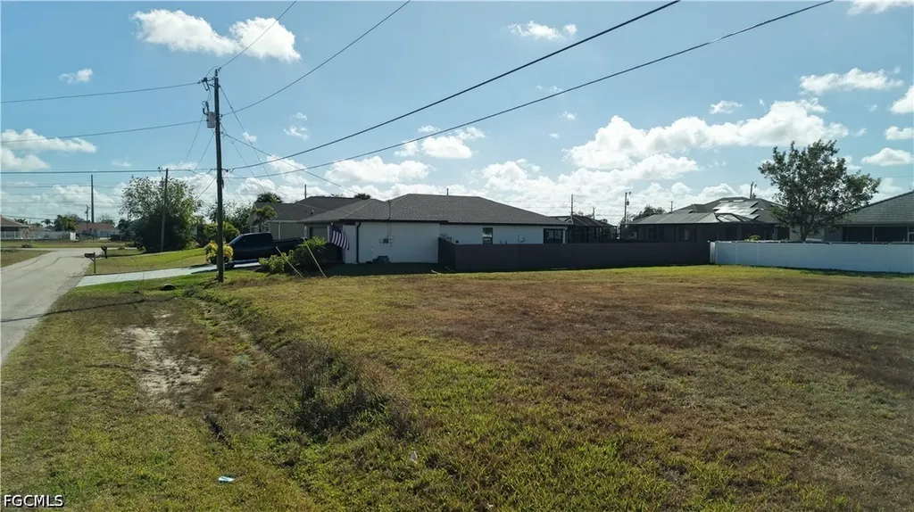 2502 NW 1st Street Cape Coral FL 33993