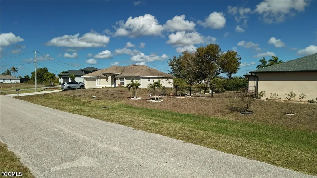 2502 NW 1st Street Cape Coral FL 33993