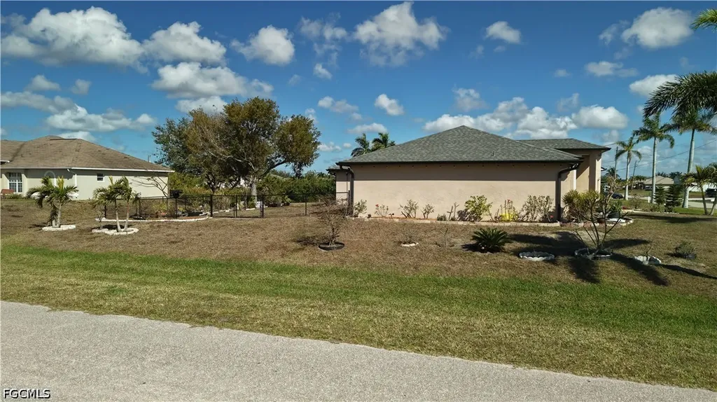 2502 NW 1st Street Cape Coral FL 33993