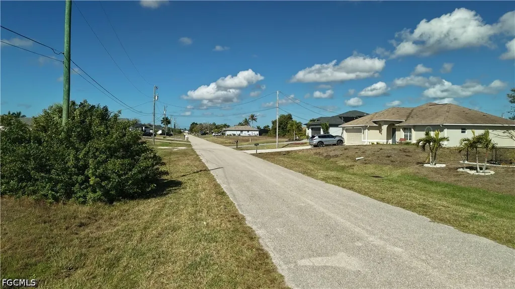 2502 NW 1st Street Cape Coral FL 33993