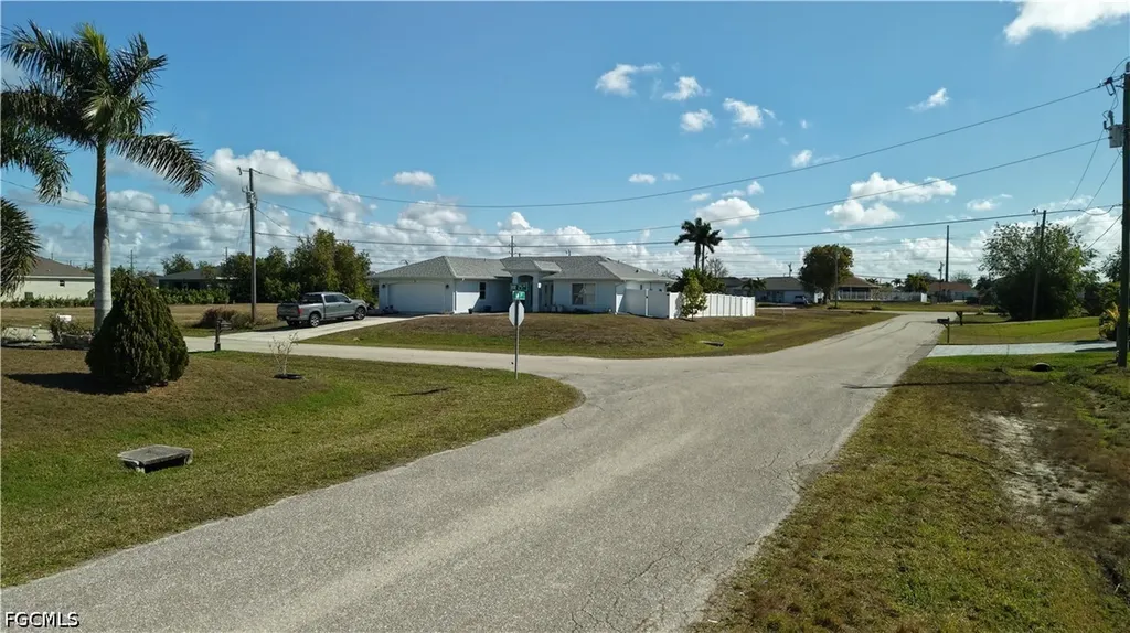 2502 NW 1st Street Cape Coral FL 33993