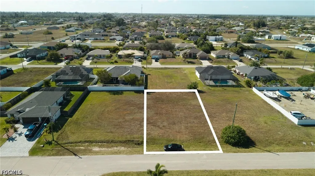 2502 NW 1st Street Cape Coral FL 33993