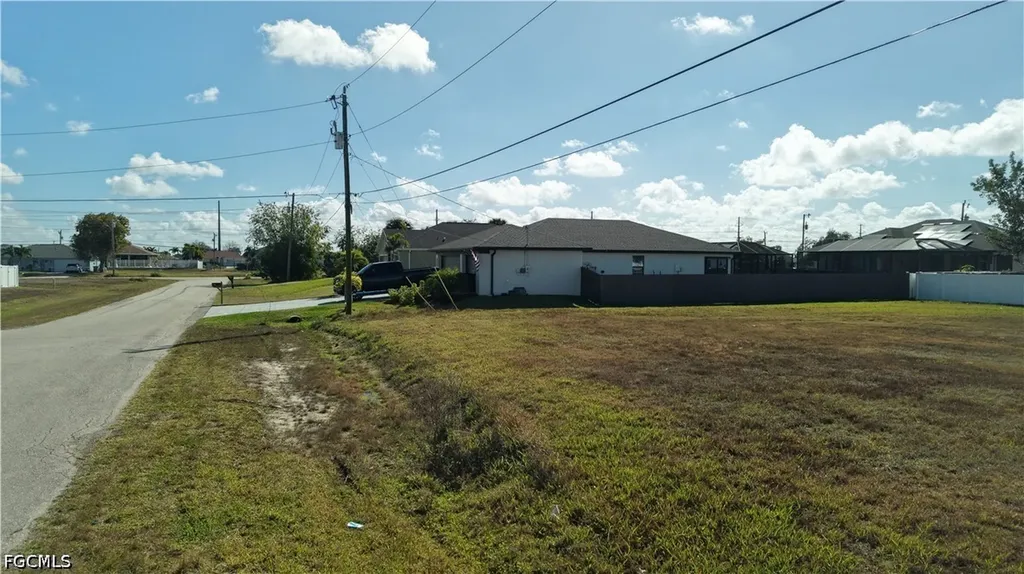 2502 NW 1st Street Cape Coral FL 33993