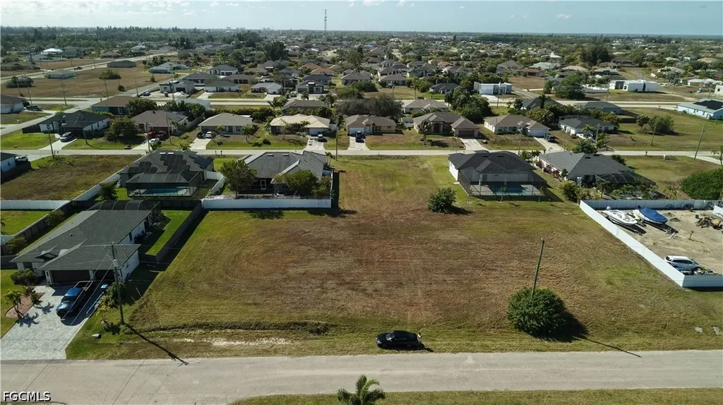 2502 NW 1st Street Cape Coral FL 33993