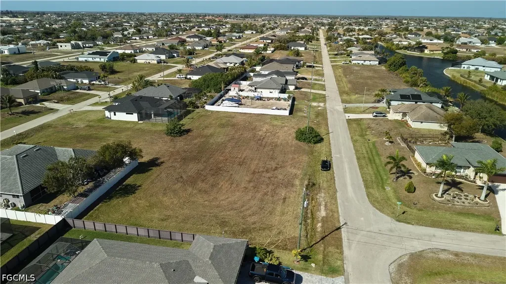 2502 NW 1st Street Cape Coral FL 33993