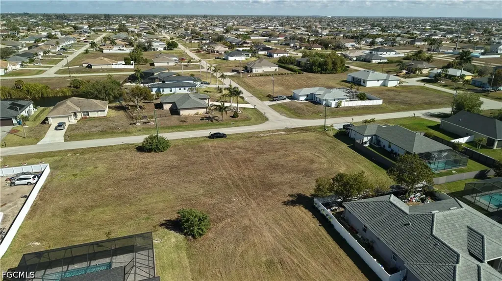 2502 NW 1st Street Cape Coral FL 33993