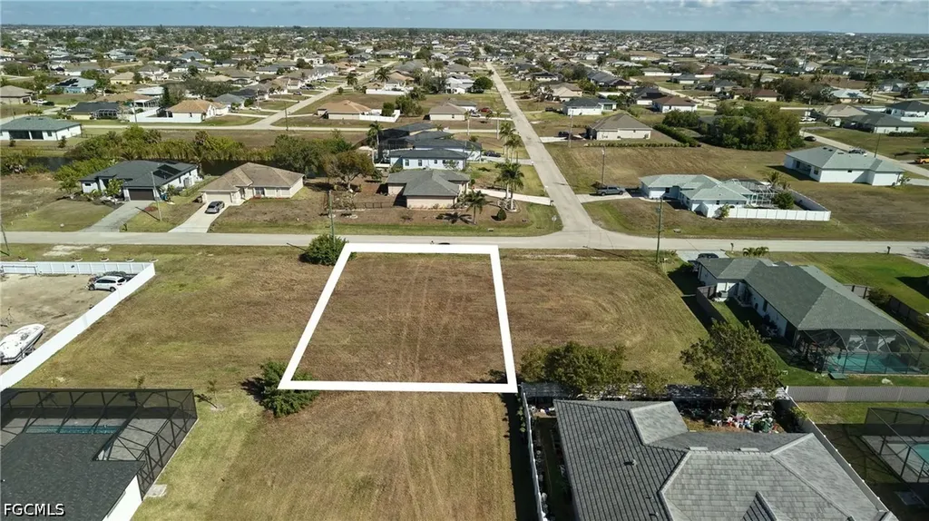 2502 NW 1st Street Cape Coral FL 33993