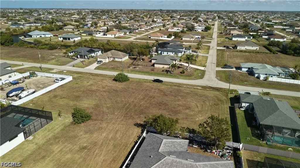 2502 NW 1st Street Cape Coral FL 33993