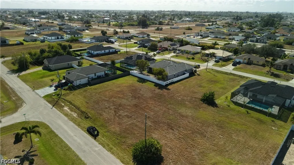 2502 NW 1st Street Cape Coral FL 33993
