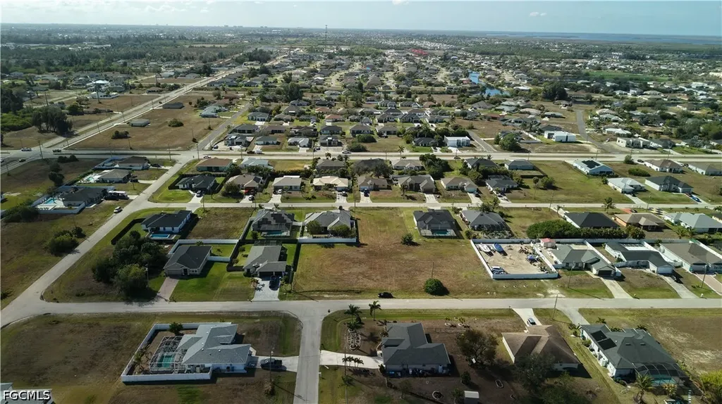 2502 NW 1st Street Cape Coral FL 33993
